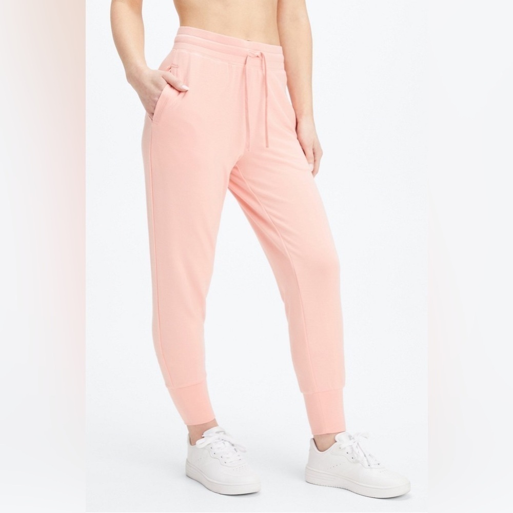 Fabletics Luxe Terry Jogger light pink super‎ soft joggers size large